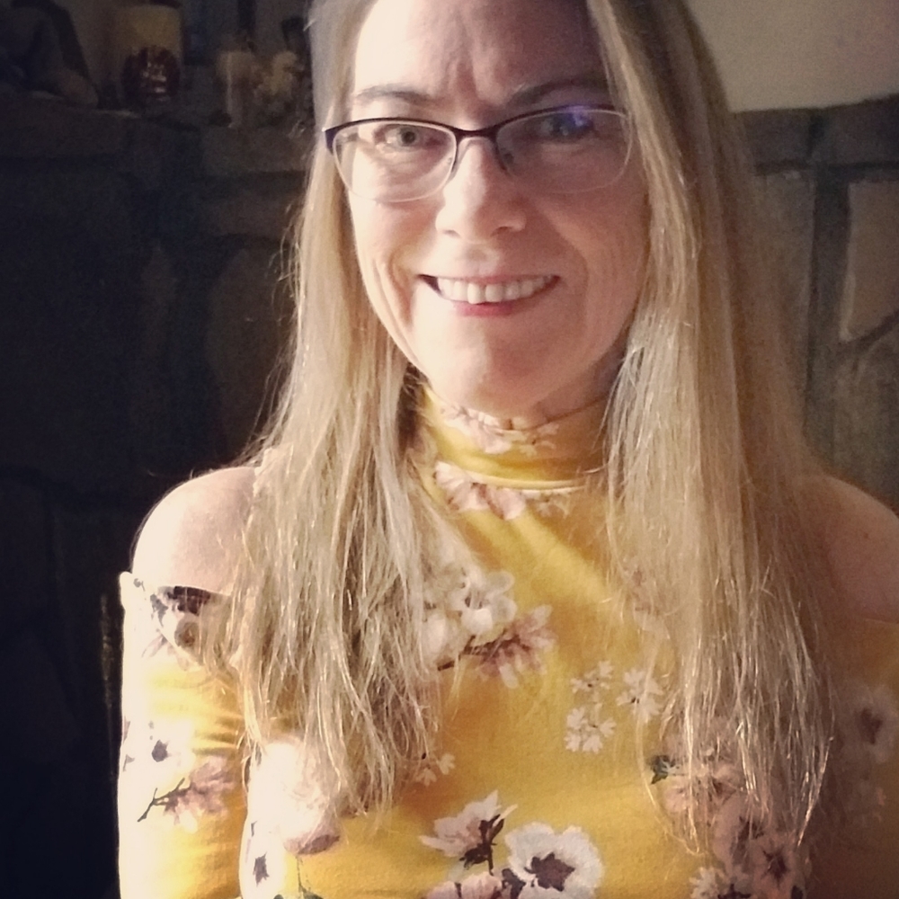 Meet your Posher, Leslie, POSH AMBASSADOR 💜 - Picture 4 of 10